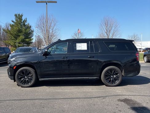 Used 2021 Chevrolet Suburban RST AWD/4WD image 2