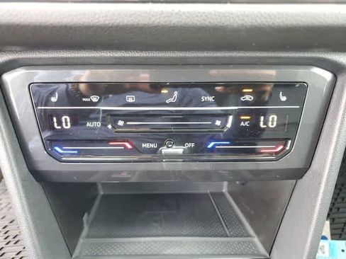 Used 2024 Volkswagen Tiguan SE FWD image 24