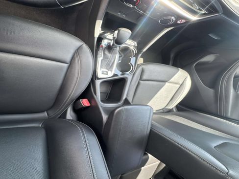 Used 2024 Buick Encore GX Sport Touring FWD image 25