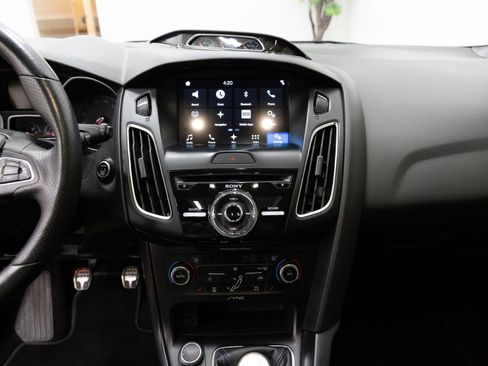 Used 2018 Ford Focus RS image 18