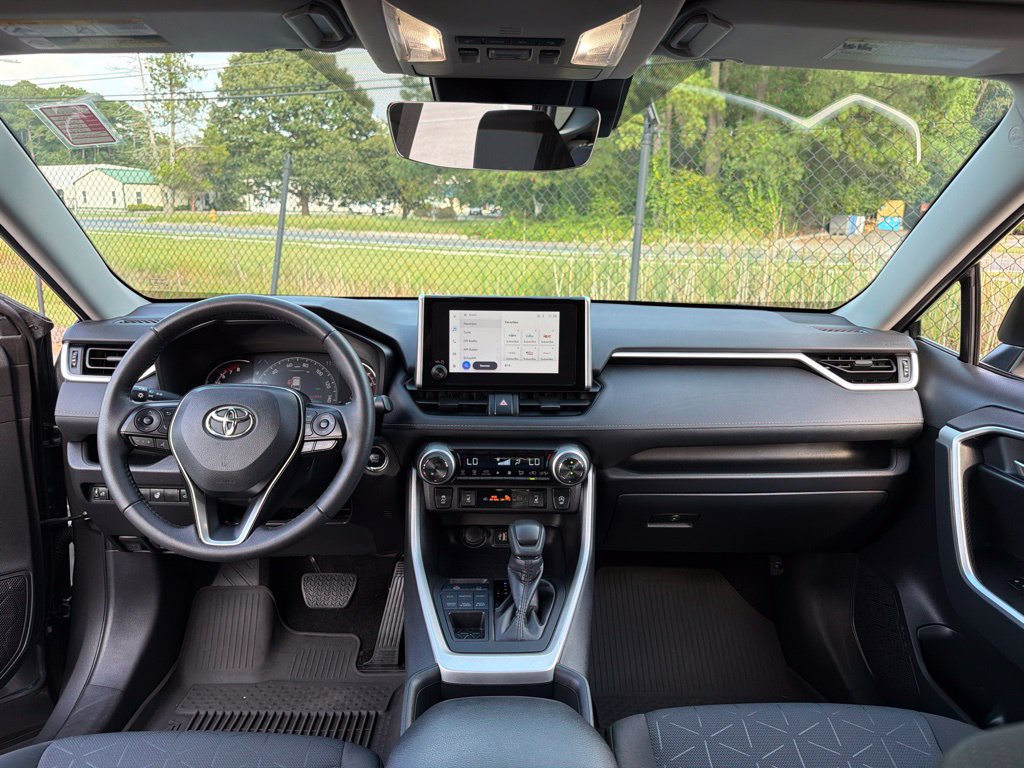 Used 2025 Toyota RAV4 XLE w/ Convenience Package AWD/4WD image 8