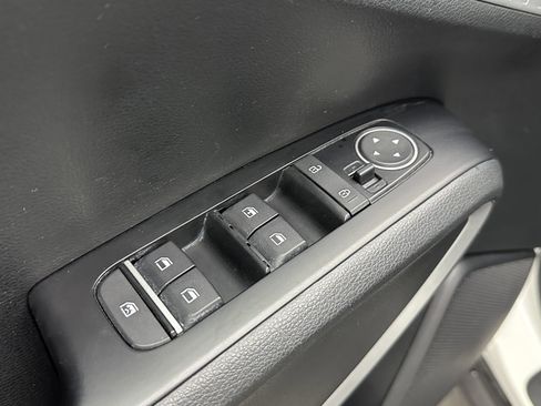 Used 2023 Kia Soul LX w/ LX Technology Package image 11