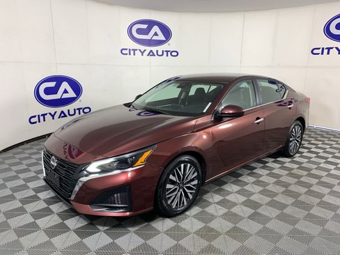 Used 2023 Nissan Altima 2.5 SV FWD image 7