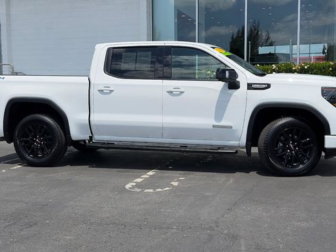 Used 2026 GMC Sierra 1500 Elevation w/ Elevation Premium Package AWD/4WD image 3
