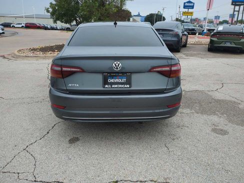 Used 2019 Volkswagen Jetta SE FWD image 7
