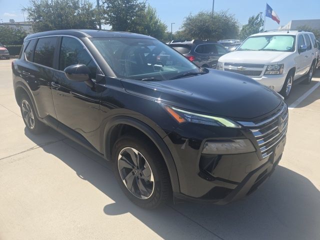 Used 2025 Nissan Rogue SV FWD image 1