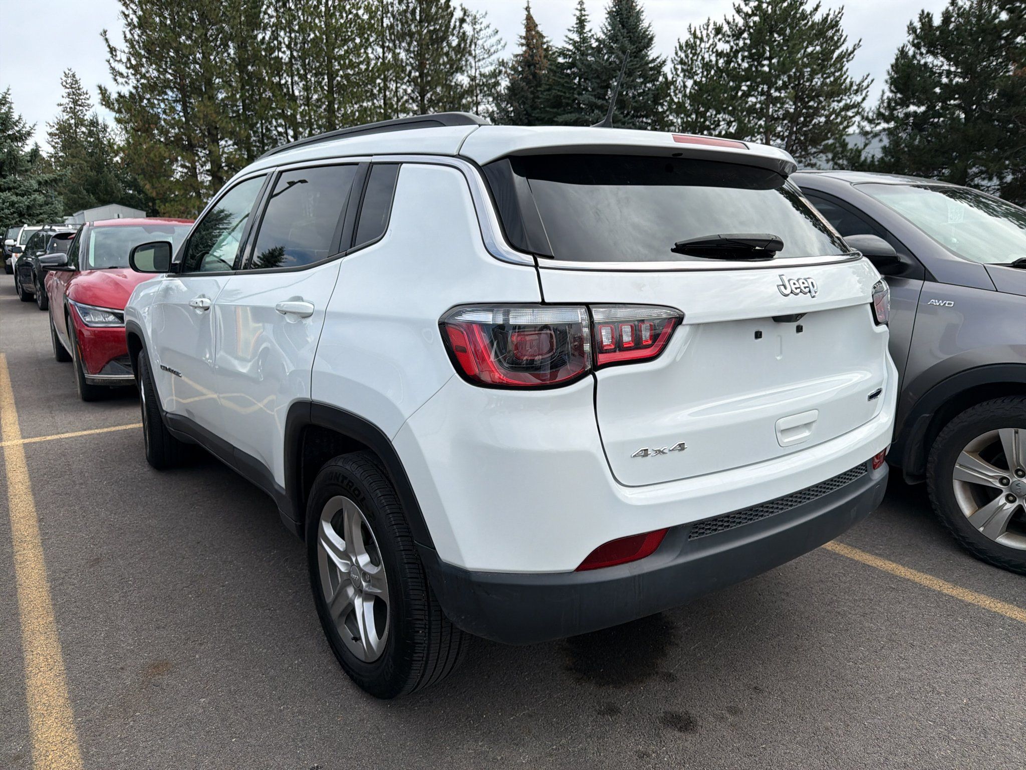 Used 2024 Jeep Compass Latitude AWD/4WD image 5