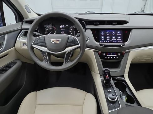 Used 2025 Cadillac XT5 Premium Luxury w/ LPO, Floor Liner Package AWD/4WD image 16