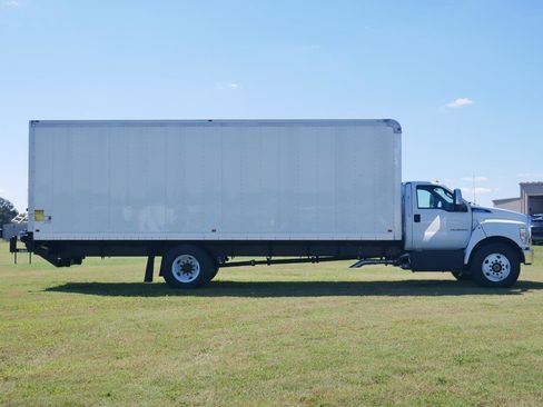 New 2025 Ford F750 2WD Regular Cab Super Duty image 7