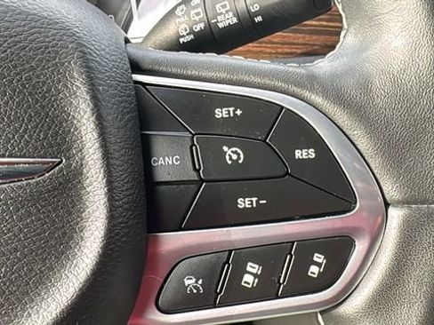 Used 2022 Chrysler Pacifica Limited image 22