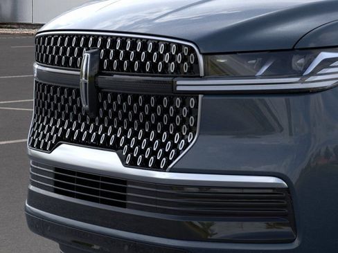 New 2026 Lincoln Navigator Reserve AWD/4WD image 17