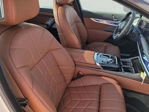 New 2026 BMW 750e xDrive w/ Premium Package AWD/4WD image 18