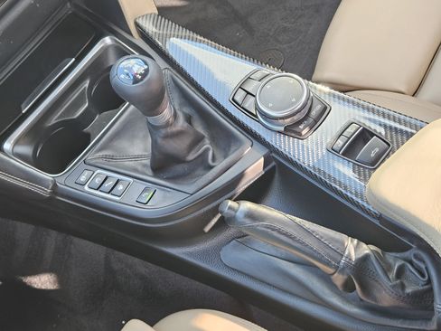 Used 2016 BMW M4 Convertible image 20