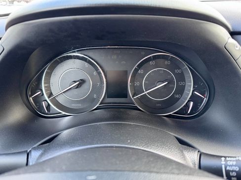 Used 2017 Nissan Armada SL w/ Moonroof Package image 9