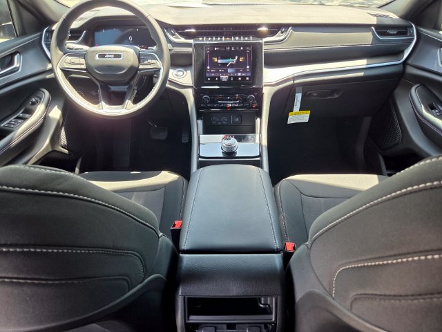 New 2026 Jeep Grand Cherokee Laredo RWD image 14