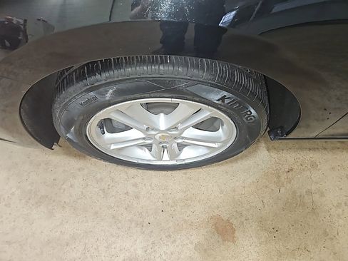 Used 2017 Chevrolet Cruze LT w/ Sun And Sound Package image 13