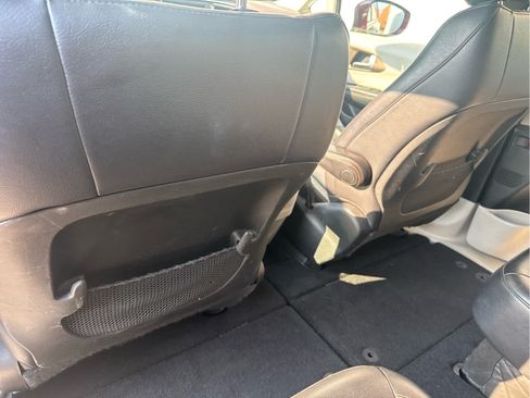 Used 2018 Chrysler Pacifica Touring-L FWD image 35