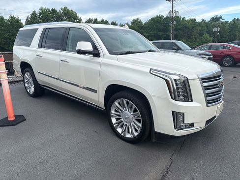 Used 2015 Cadillac Escalade ESV Platinum AWD/4WD image 5