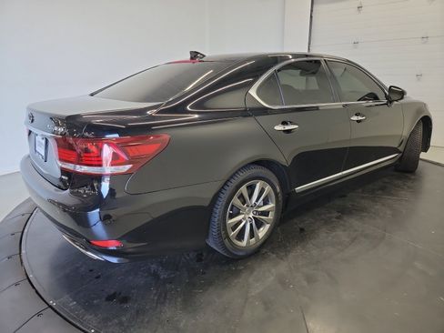 Used 2016 Lexus LS 460 AWD w/ Comfort Package image 9