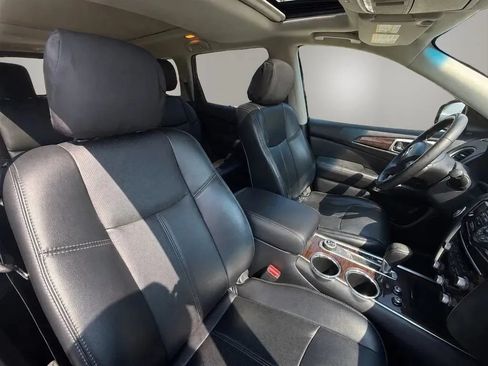Used 2015 Nissan Pathfinder Platinum FWD image 28