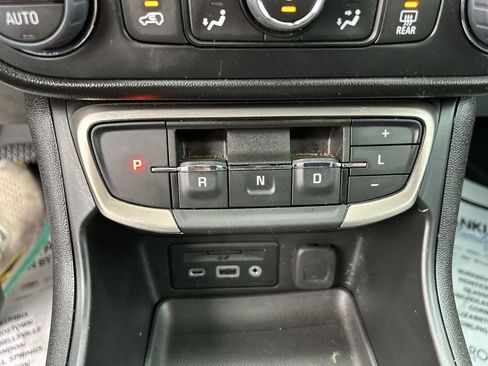 Used 2024 GMC Terrain Denali image 26