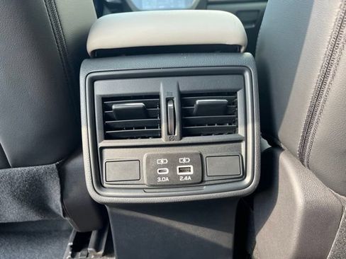 Used 2026 Subaru Forester Premium AWD/4WD image 26