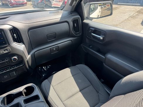 Used 2020 Chevrolet Silverado 1500 Custom w/ Custom Value Package RWD image 18
