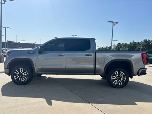Used 2025 GMC Sierra 1500 AT4 w/ Technology Package AWD/4WD image 7