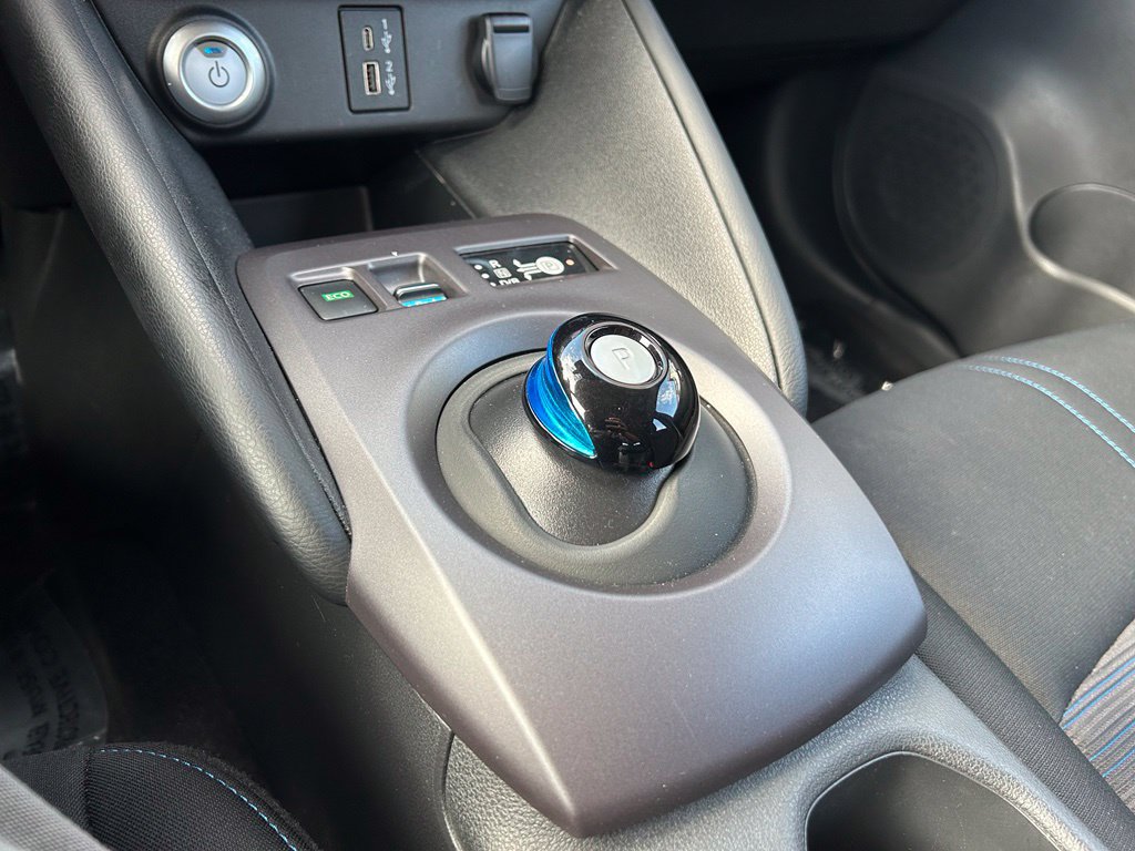 Used 2025 Nissan Leaf S FWD image 21