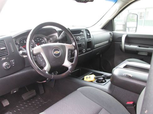 Used 2007 Chevrolet Silverado 2500 LT w/ 2LT Convenience Package AWD/4WD image 18