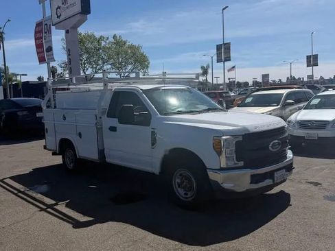 Used 2017 Ford F250 XL w/ XL Value Package image 2