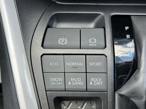 Certified 2025 Toyota RAV4 XLE AWD/4WD image 31