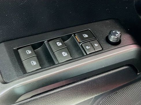 Used 2020 Toyota Tacoma TRD Sport w/ Technology Package AWD/4WD image 18