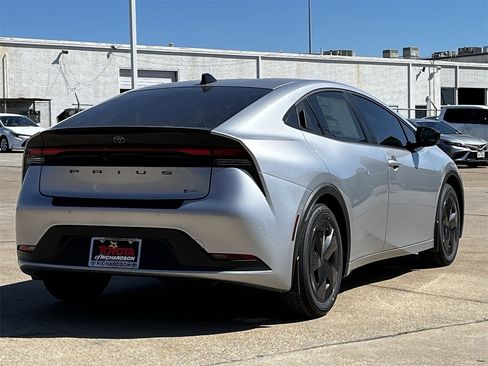 New 2026 Toyota Prius LE image 4