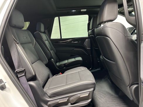 Used 2023 Cadillac Escalade Sport w/ LPO, ONYX Package AWD/4WD image 40