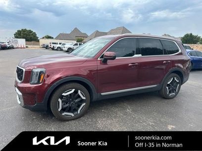 Used 2023 Kia Telluride EX w/ EX Captain's Chair Package