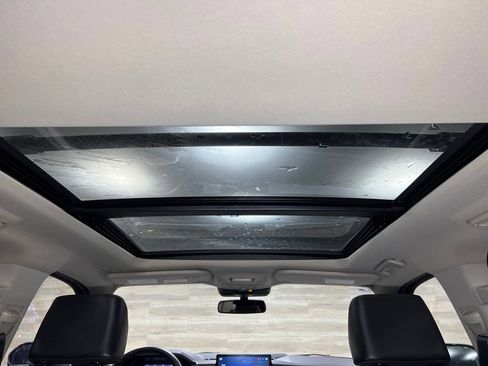 Used 2024 Ford Expedition XLT image 17