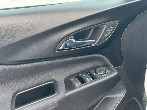 Used 2023 Chevrolet Equinox RS image 12