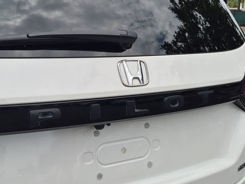 Used 2025 Honda Pilot Touring image 13