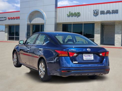 Used 2024 Nissan Altima 2.5 S FWD image 4