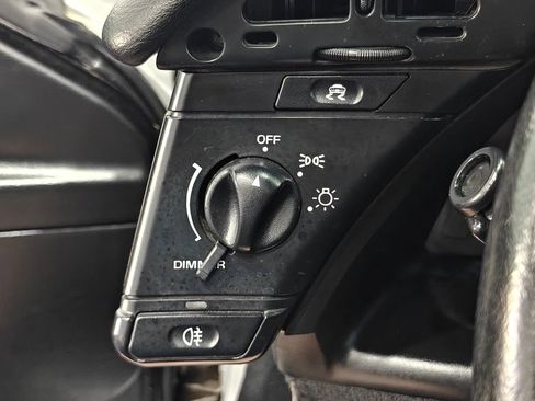 Used 1996 Chevrolet Corvette Coupe RWD image 9