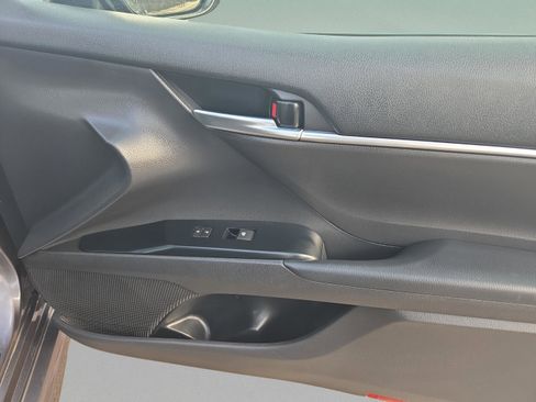 Used 2020 Toyota Camry SE image 28