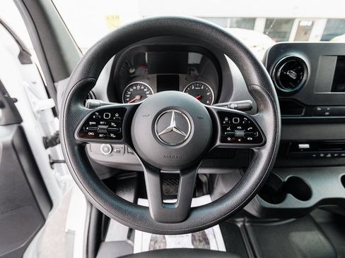 Used 2024 Mercedes-Benz Sprinter 2500 image 11