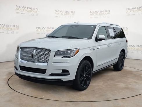 Used 2024 Lincoln Navigator Reserve AWD/4WD image 1