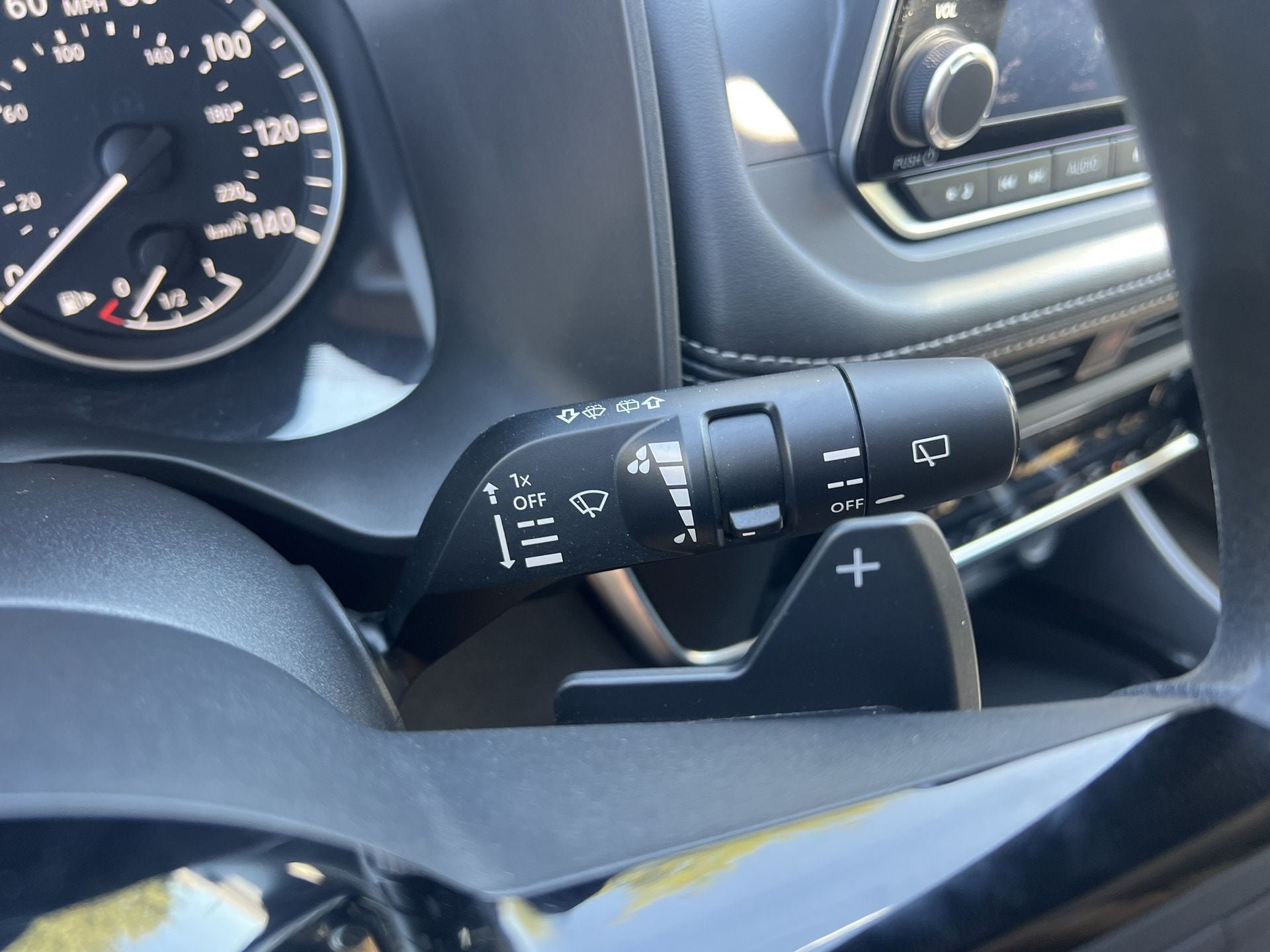 Used 2023 Nissan Rogue SV FWD image 10