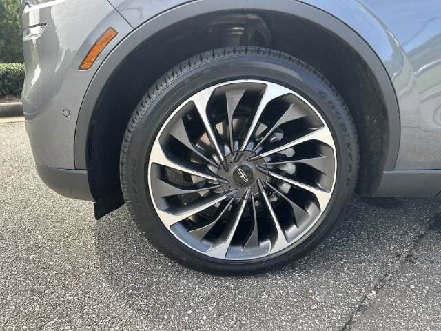 Used 2022 Lincoln Aviator Reserve w/ Equipment Group 201A AWD/4WD image 11