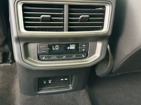 Used 2024 Volkswagen Atlas SEL Premium R-Line AWD/4WD image 20