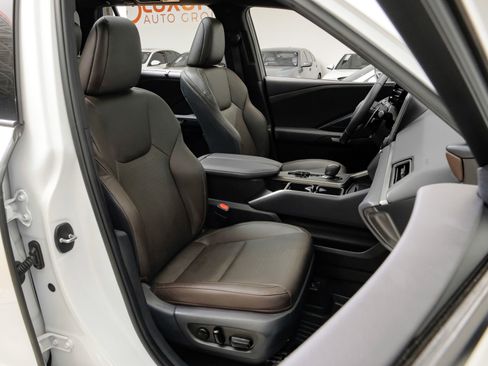 Used 2025 Lexus TX 350 AWD w/ Technology Package image 38