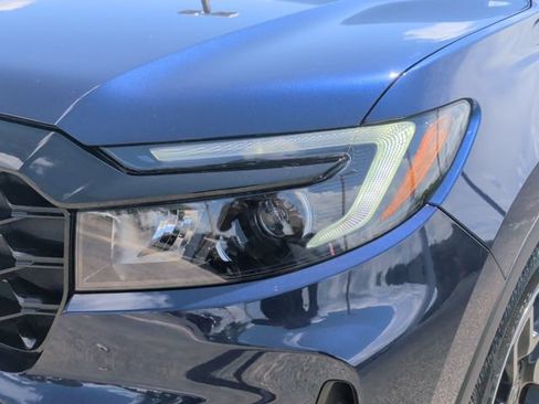 Used 2023 Honda Passport Elite image 11