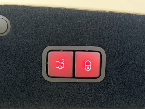 Used 2017 Mercedes-Benz S 550 Cabriolet image 57